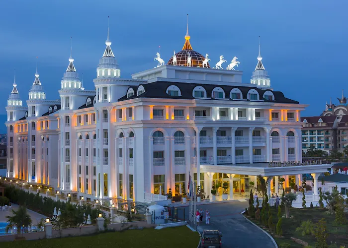 Side Royal Palace